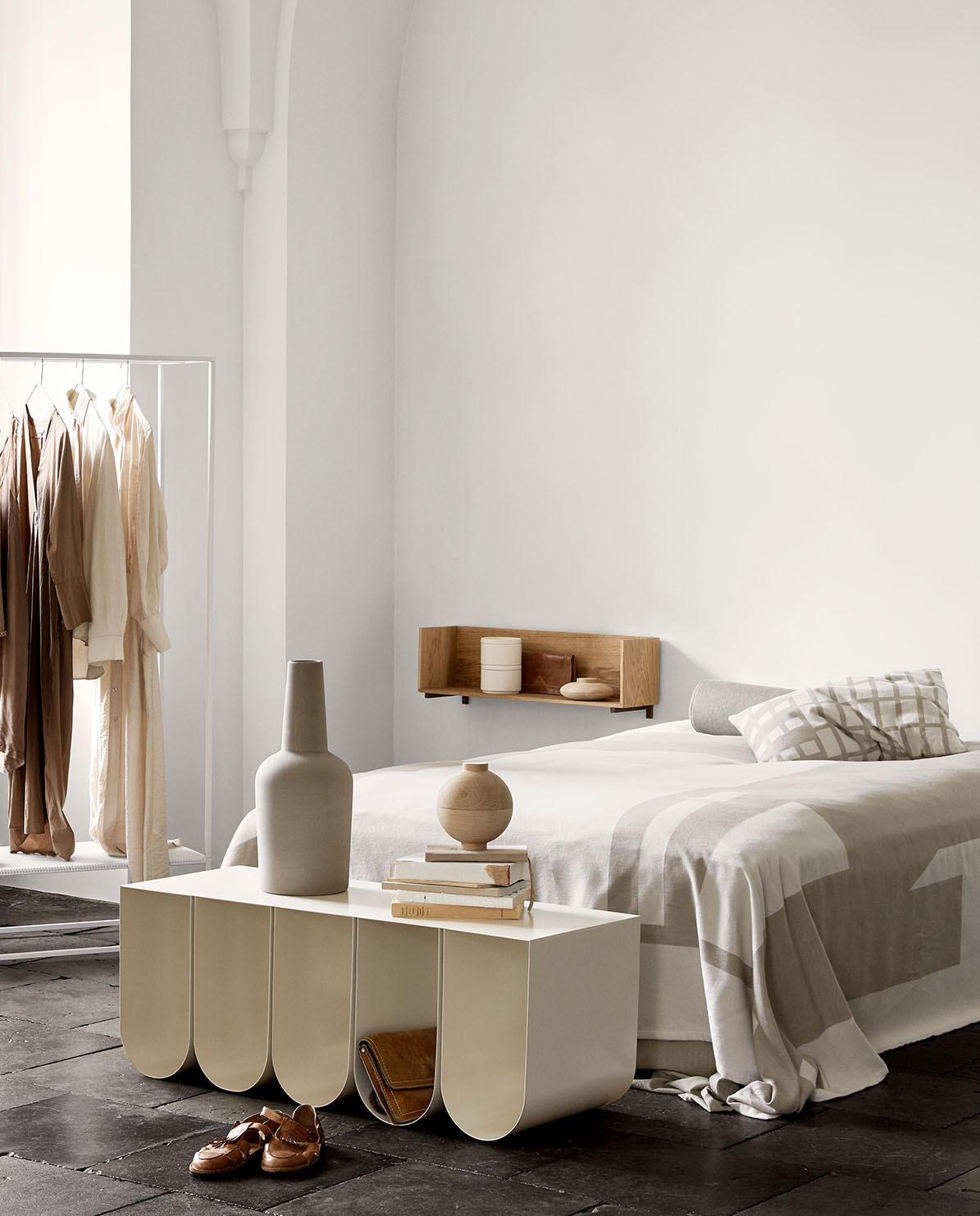 Tagesdecke Contemporary Brushed Cotton beige von Kristina Dam Studio kaufen
