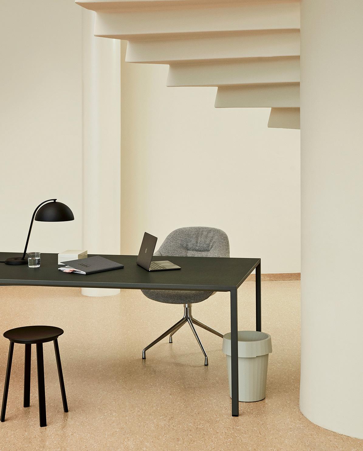 Tisch T12 powder coated aluminium 160 cm L