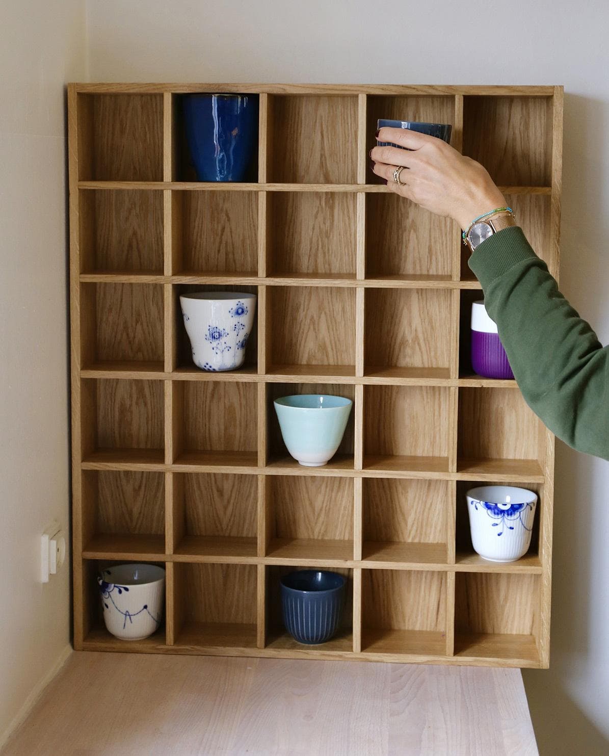 Wandregal Cup Shelf 64 cm x 76,5 cm