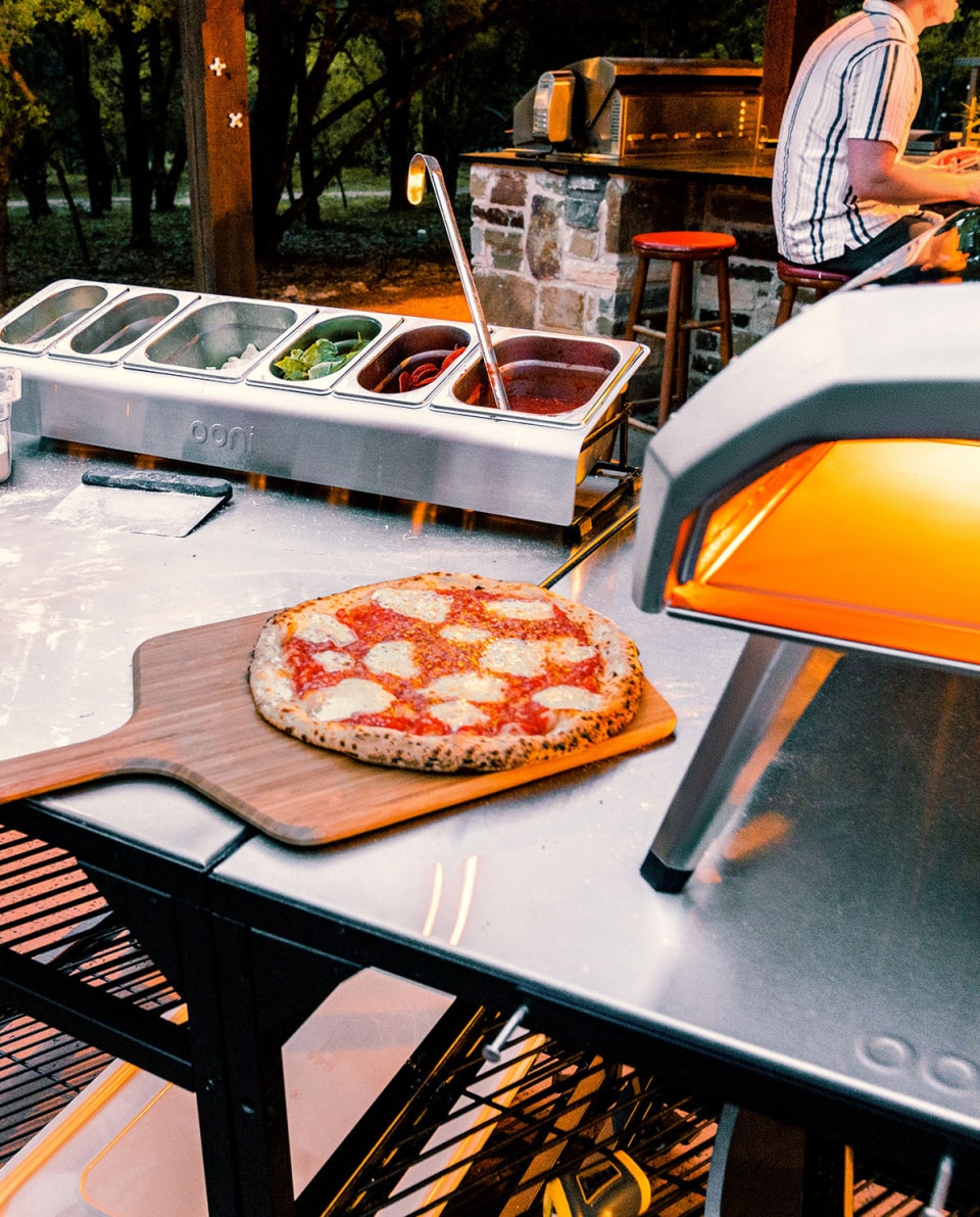 Ooni Station für Pizzabelag 2
