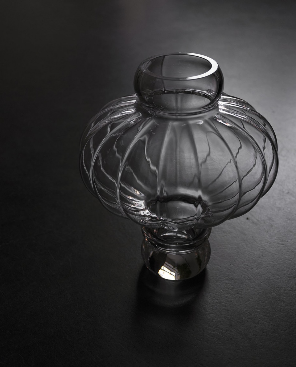 Louise Roe Vase Balloon 03 2