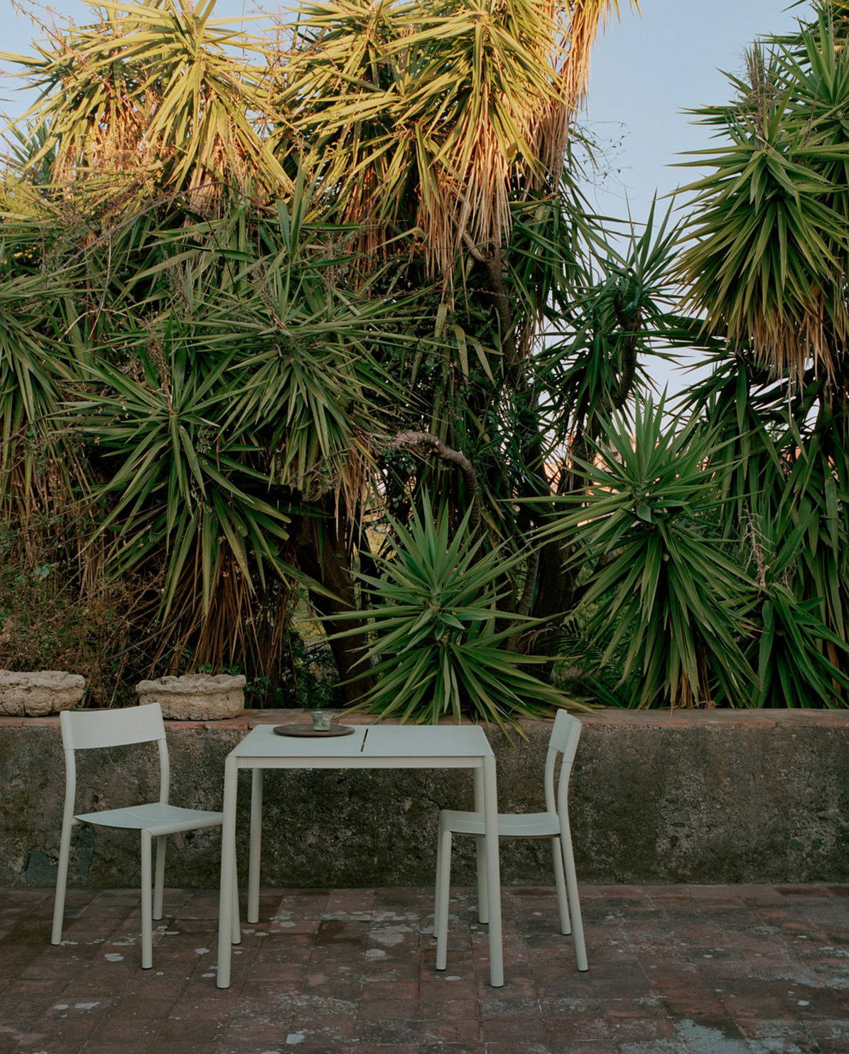 NEW WORKS Outdoor Stuhl May One Size