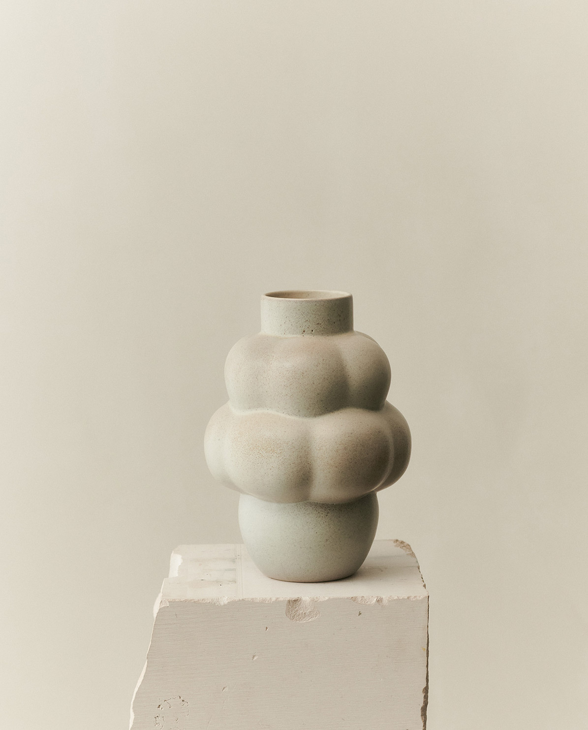 Louise Roe Vase Balloon 04 Steingut 32 cm H