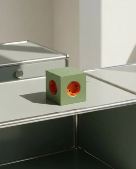 Avolt Mehrfachstecker Square 2 USB-C Limited Edition Bauhaus-Archiv