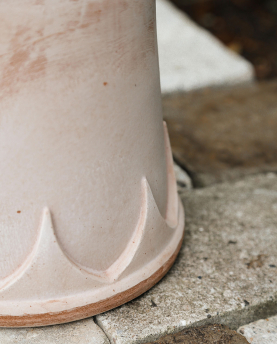 Bergs Potter Blumentopf The Elisabeth Raw Pot inkl. Untersetzer